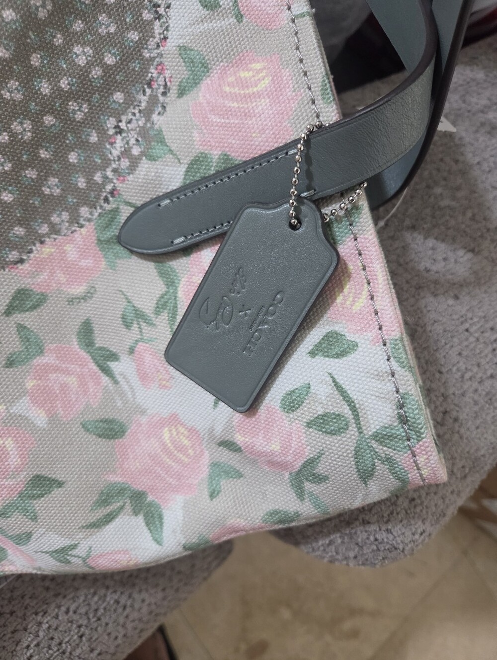 Coach NWT Elvis Presley Floral Limited Edition Tote Bag - Picture 4 of 9